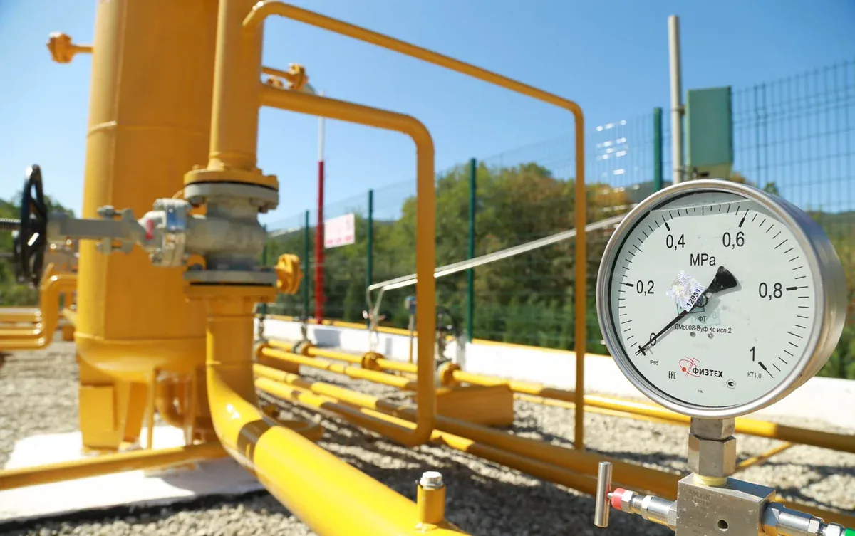 Цены на газ в Европе упали почти на 4% на первых торгах месяца