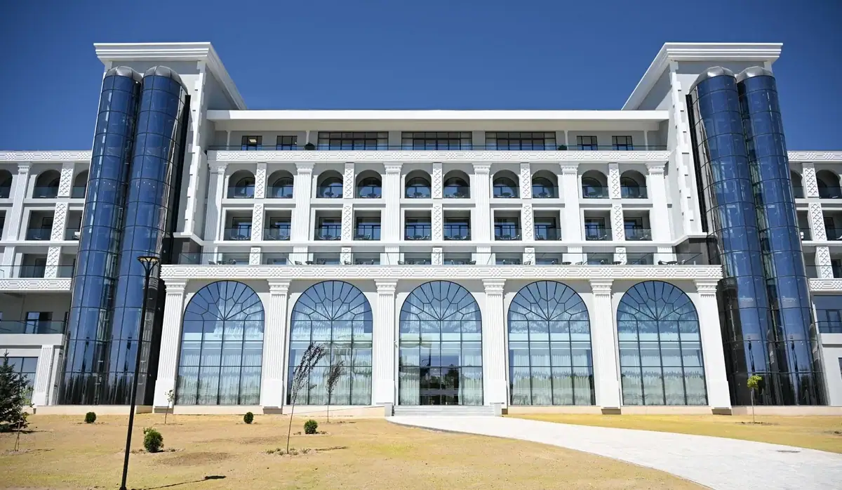 На Иссык-Куле открылся пятизвездочный отель Baku Resort & Spa