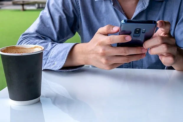 Старые смартфоны без Google Play станут сложнее в использовании