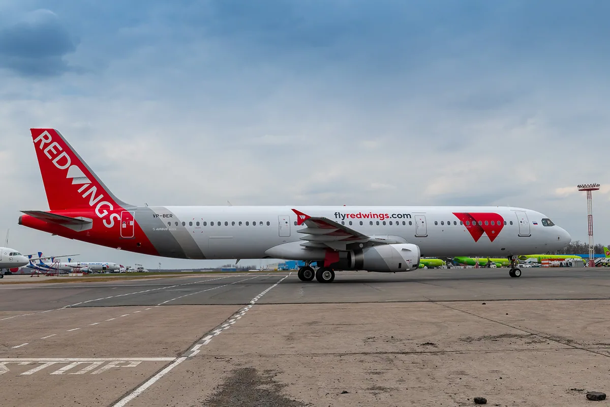 Red Wings Plane Makes Emergency Landing in Yekaterinburg