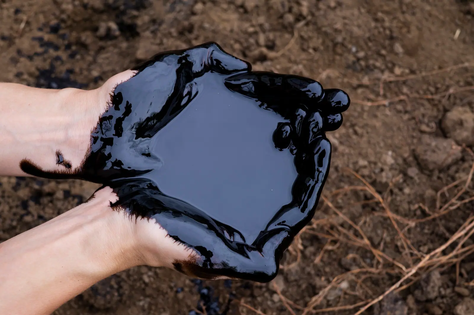 EIA Lowers Global Oil Demand Forecast for 2026, Raises 2027 Outlook