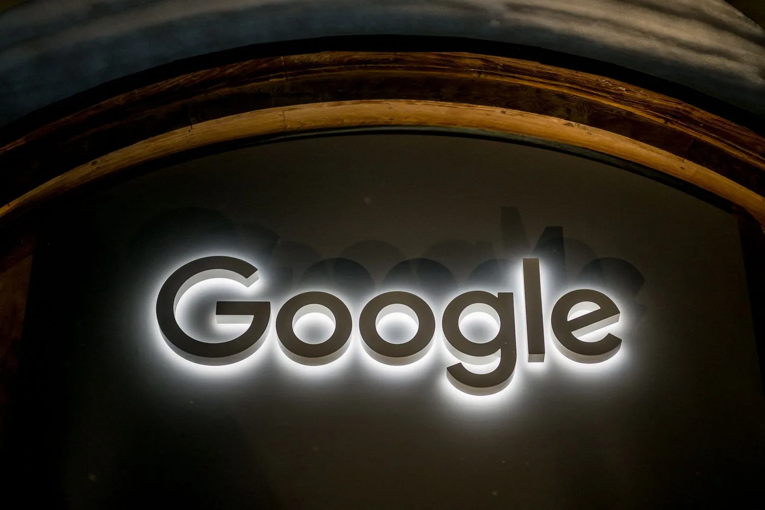 Google Adds Sign Language Translation to Gboard and Live Transcribe