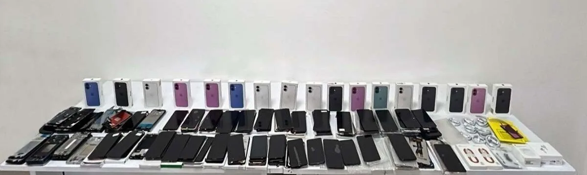 Customs Officers Seize 17 iPhones and 190 Screens from Passenger in Baku