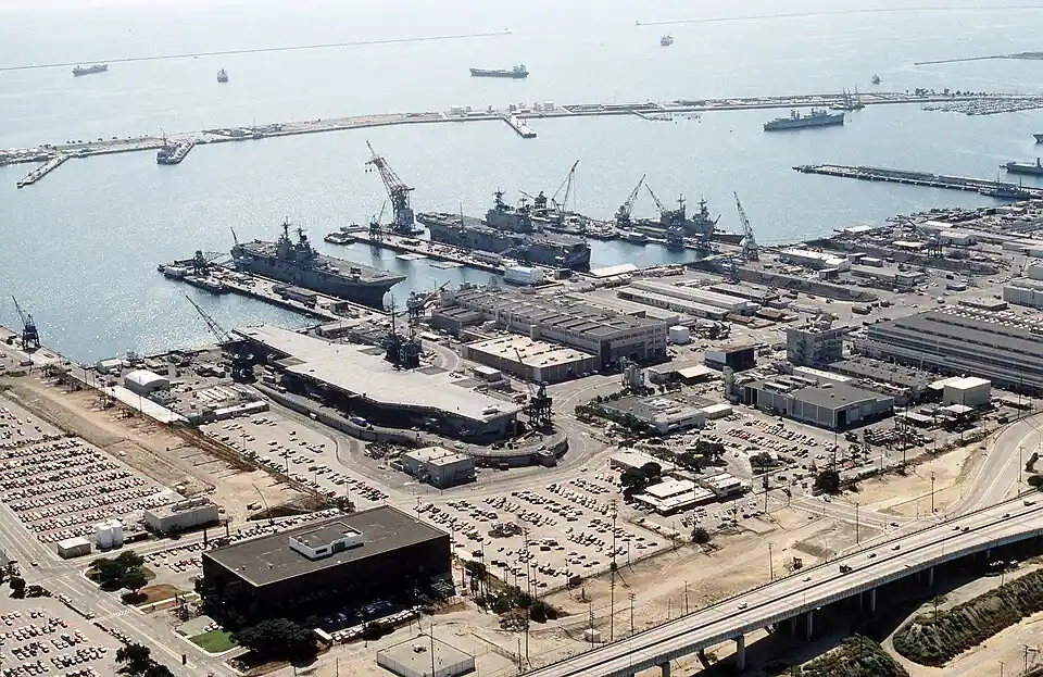 Trump signs memorandum on building shipyard for US Navy